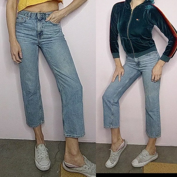 Weekday Voyage wideleg crop mom jeans med wash 25 - Picture 3 of 4